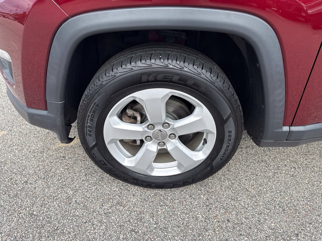 Certified 2021 Jeep Compass Latitude w/ Sun and Sound Group AWD/4WD image 9