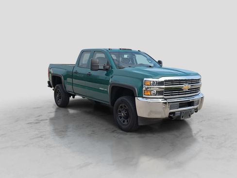 Used 2017 Chevrolet Silverado 2500 W/T w/ Snow Plow Prep Package AWD/4WD image 2