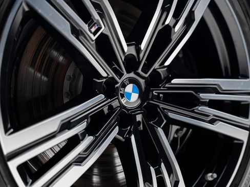Used 2023 BMW i7 xDrive60 AWD/4WD image 22