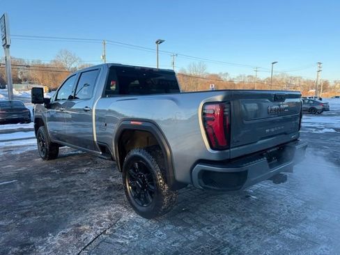 Used 2025 GMC Sierra 2500 AT4 image 7