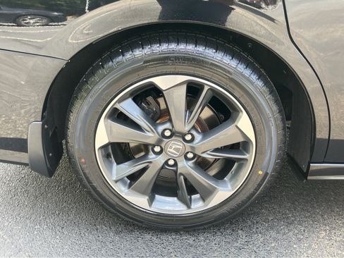 Used 2023 Honda Odyssey Elite image 12