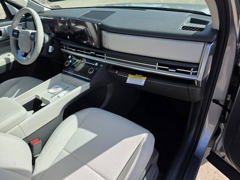 New 2026 Hyundai Santa Fe SE image 8