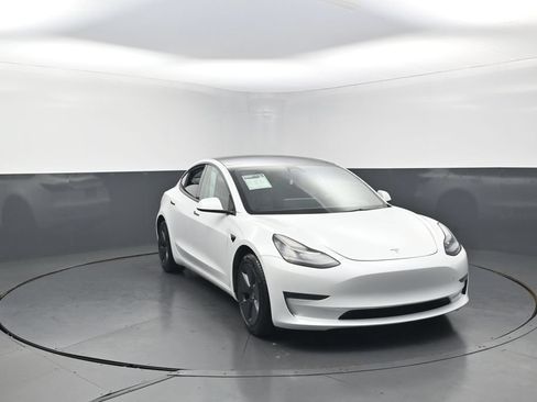 Used 2022 Tesla Model 3 Long Range AWD/4WD image 2