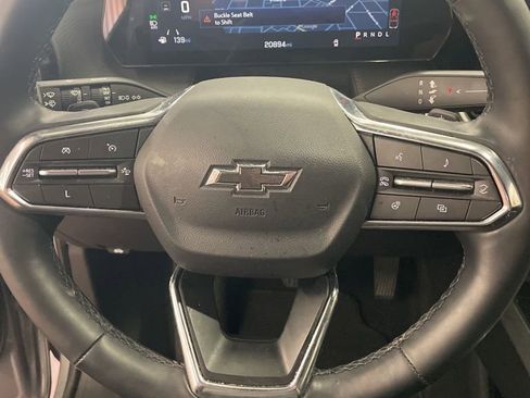 Used 2025 Chevrolet Equinox LT w/ Convenience Package II image 9