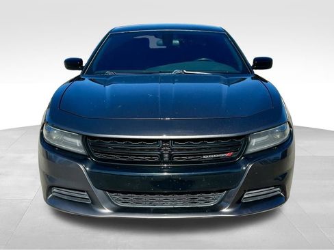 Used 2019 Dodge Charger SXT w/ Blacktop Package image 2
