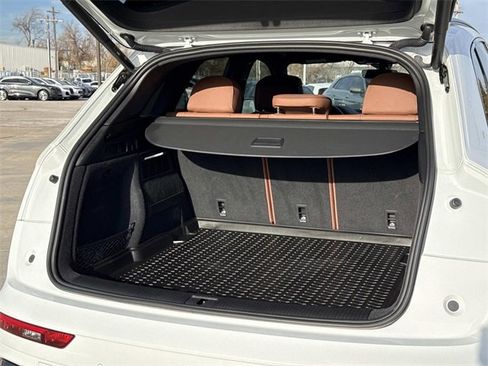 Used 2023 Audi Q5 2.0T Prestige w/ Prestige Package image 29