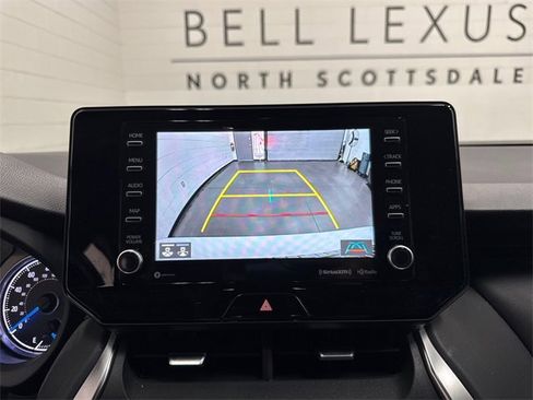 Used 2021 Toyota Venza LE image 16