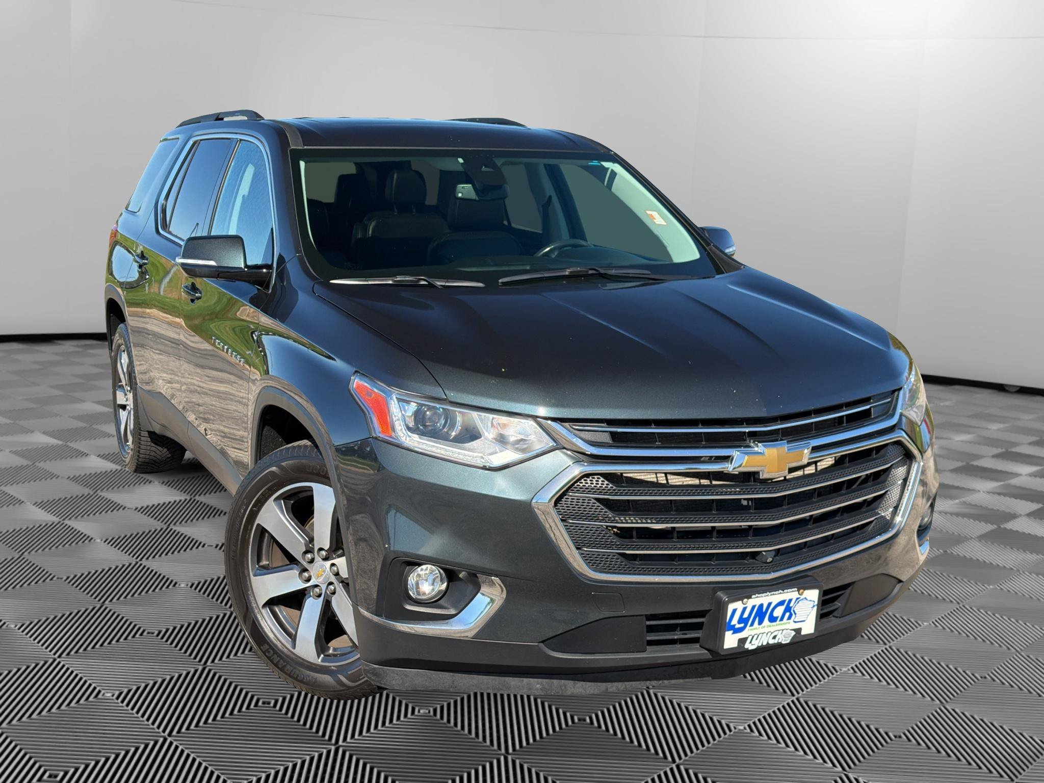 Used 2020 Chevrolet Traverse LT w/ LT Premium Package AWD/4WD image 5