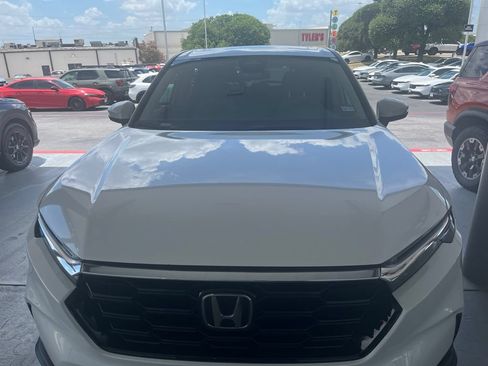 Used 2024 Honda CR-V EX image 2