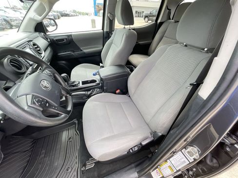 Used 2019 Toyota Tacoma SR w/ SR Convenience Package RWD image 18