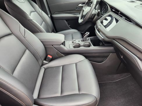 Certified 2023 Cadillac XT4 Sport w/ Enhanced Visibility Package image 14