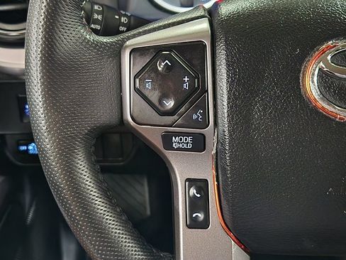 Used 2022 Toyota Tacoma SR5 RWD image 43