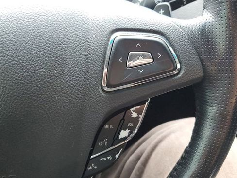 Used 2013 Lincoln MKZ image 22