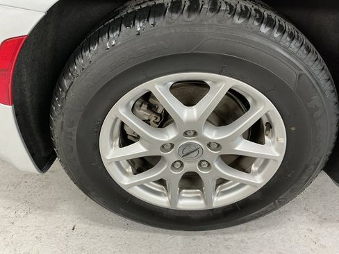 Used 2024 Chrysler Pacifica Touring-L FWD image 5