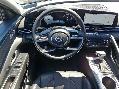 Used 2023 Hyundai Elantra Limited FWD image 11