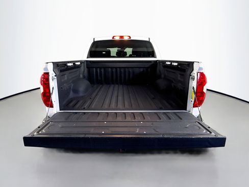 Used 2018 Toyota Tundra Limited w/ Limited Premium Package RWD image 34