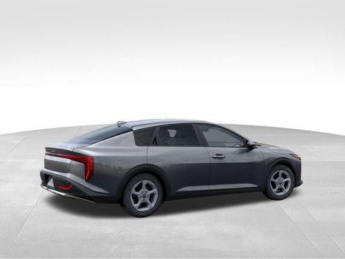 Used 2025 Kia K4 LXS image 6
