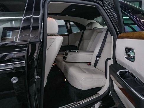 Used 2011 Rolls-Royce Ghost RWD image 46