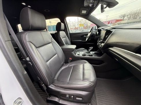 Used 2023 Chevrolet Traverse RS image 15