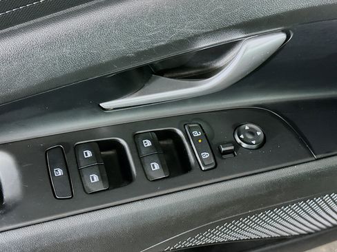 Used 2024 Hyundai Elantra SEL image 15