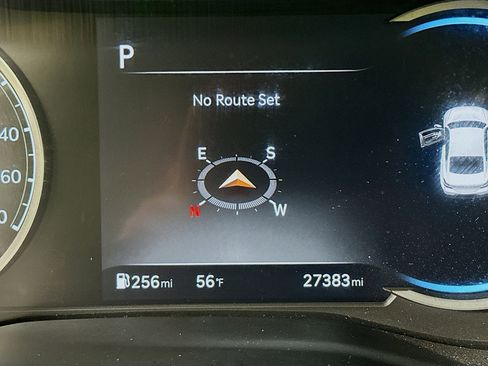 Used 2025 Genesis G70 2.5T image 19