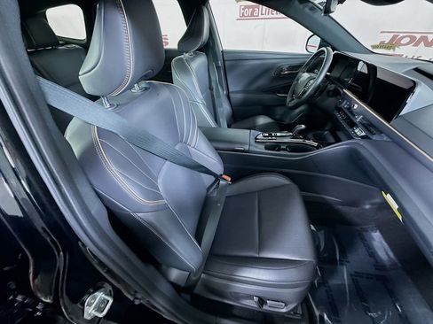 Certified 2025 Toyota Crown Signia AWD/4WD image 32