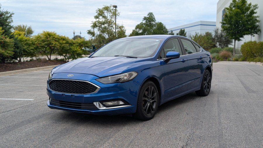 Used 2018 Ford Fusion SE w/ Equipment Group 201A FWD image 9