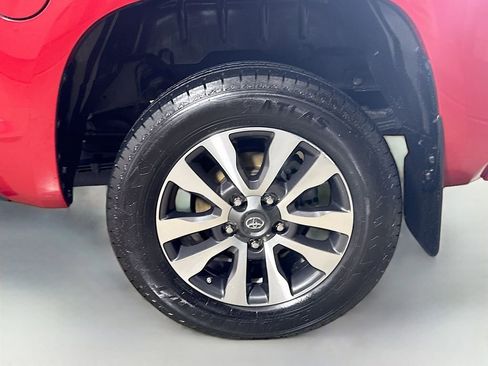 Used 2019 Toyota Tundra Limited w/ Limited Premium Package image 34