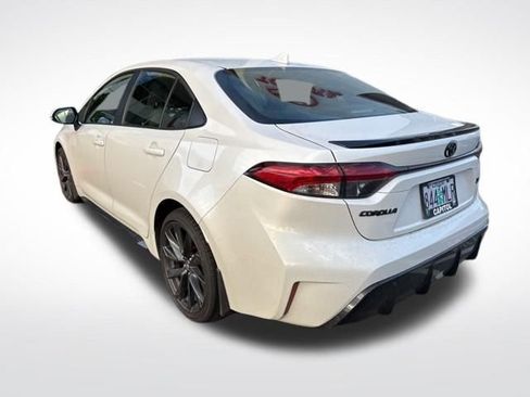 Used 2025 Toyota Corolla XSE FWD image 5