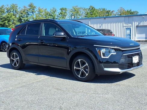 New 2025 Kia Niro EX image 2