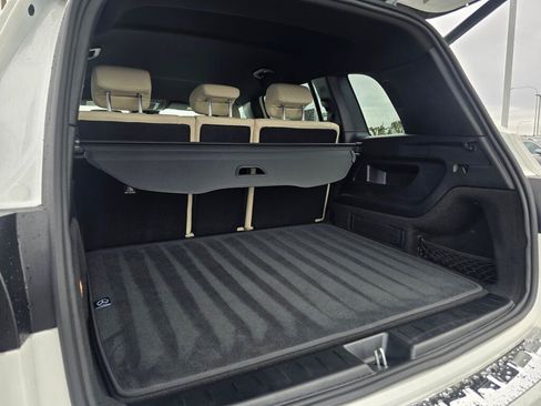 Used 2025 Mercedes-Benz GLB 250 4MATIC image 21