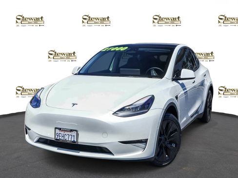 Used 2023 Tesla Model Y Long Range AWD/4WD image 1