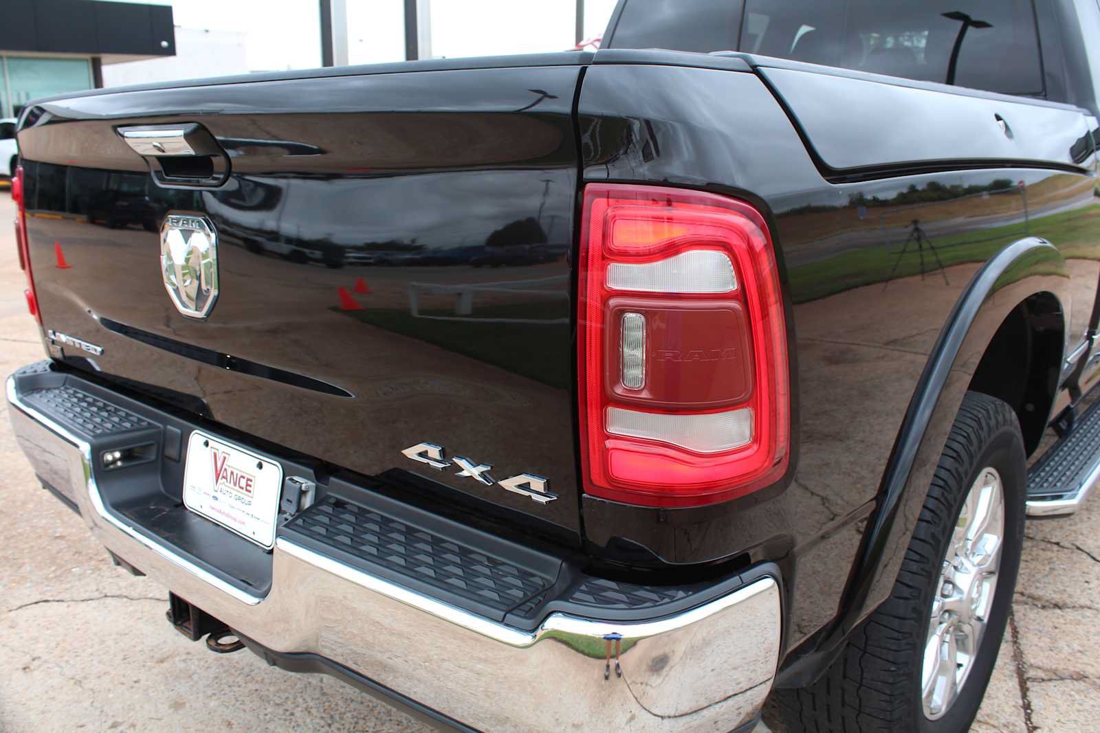 Used 2022 RAM 3500 Limited w/ Towing Technology Group AWD/4WD image 16
