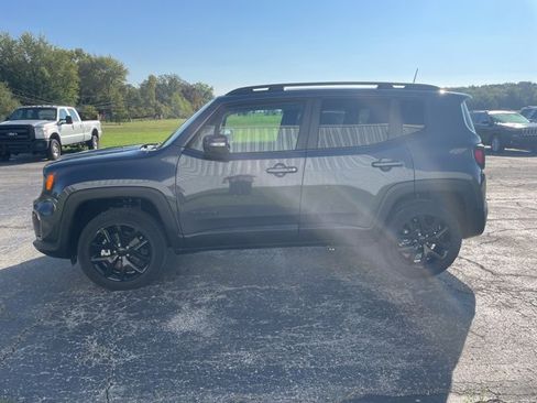 Used 2023 Jeep Renegade Altitude image 10