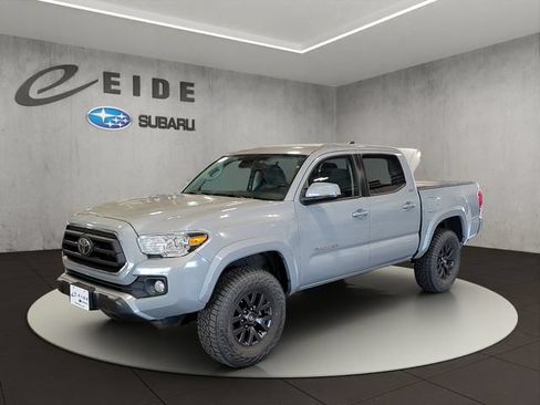 Used 2021 Toyota Tacoma SR5 AWD/4WD image 9