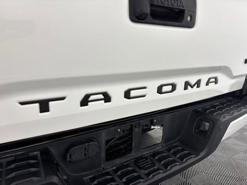 Used 2023 Toyota Tacoma TRD Off-Road w/ TRD Premium Off Road Package AWD/4WD image 35