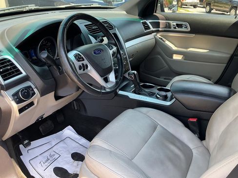 Used 2013 Ford Explorer XLT AWD/4WD image 15