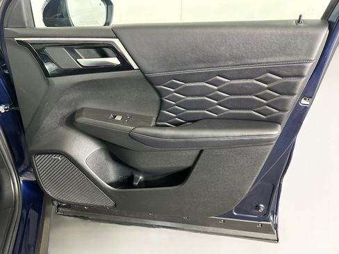 Used 2025 Mitsubishi Outlander SEL image 36