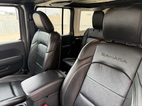 Used 2022 Jeep Wrangler Unlimited Sahara image 14