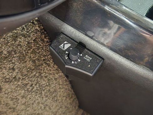 Used 2015 Chevrolet Express 2500 image 38