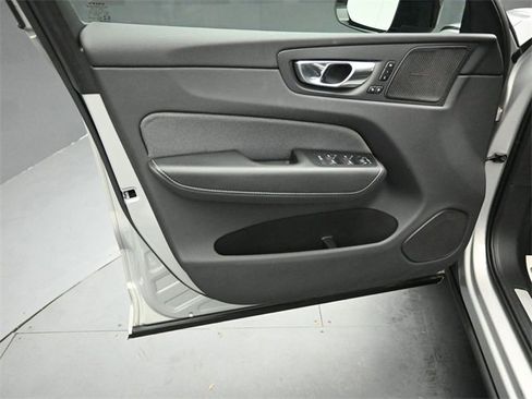 Used 2022 Volvo XC60 T8 R-Design w/ Advanced Package image 21