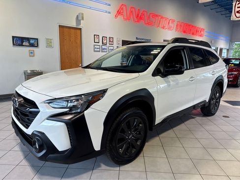Used 2025 Subaru Outback Onyx Edition AWD/4WD image 8