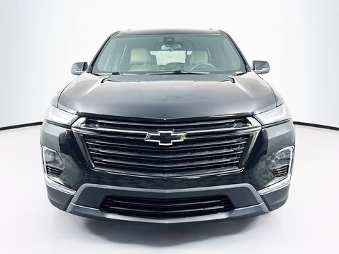 Used 2022 Chevrolet Traverse LS w/ Midnight/Sport Edition FWD image 2