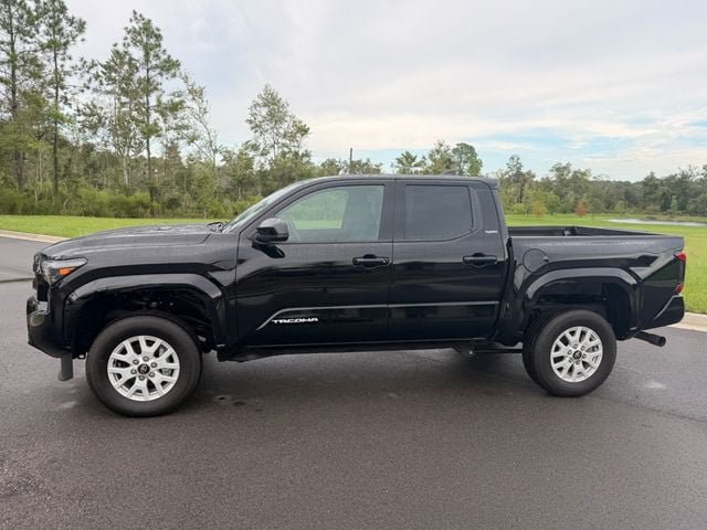 Used 2026 Toyota Tacoma SR5 AWD/4WD image 2