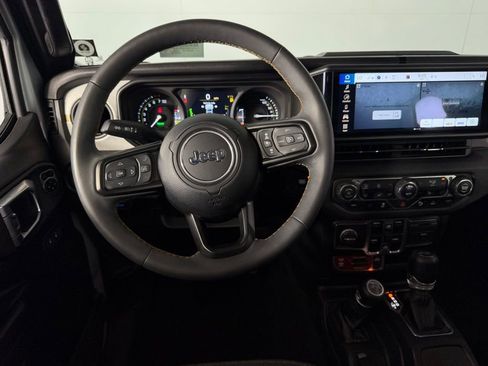 Certified 2024 Jeep Wrangler Unlimited AWD/4WD image 12