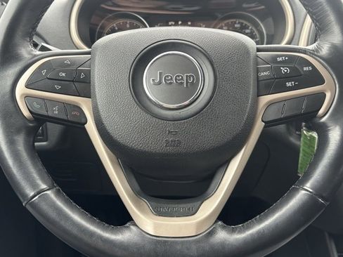 Used 2016 Jeep Cherokee Latitude w/ Cold Weather Group image 15