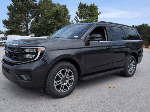 New 2025 Ford Expedition Active image 7