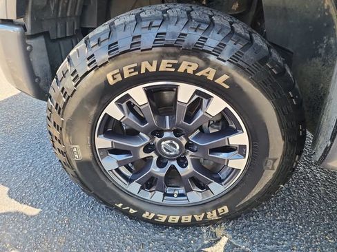 Used 2017 Nissan Titan PRO-4X AWD/4WD image 21