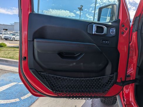 Used 2020 Jeep Gladiator Rubicon AWD/4WD image 14