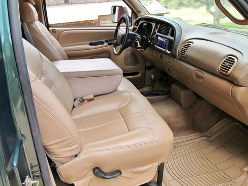 Used 2002 Dodge Ram 2500 Truck SLT image 35